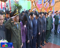 Đoàn đại biểu TP Hà Nội dâng hương tại Đài tưởng niệm Khâm Thiên