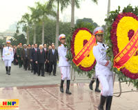 Lãnh đạo Đảng, Nhà nước và Thành phố Hà Nội dâng hương tại Nghĩa trang Mai Dịch